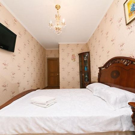 Apartment On Volodymirska 73 Street Kyiv Exterior photo