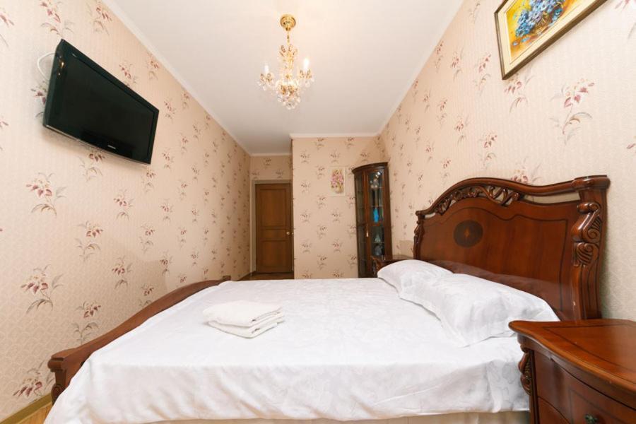 Apartment On Volodymirska 73 Street Kyiv Exterior photo