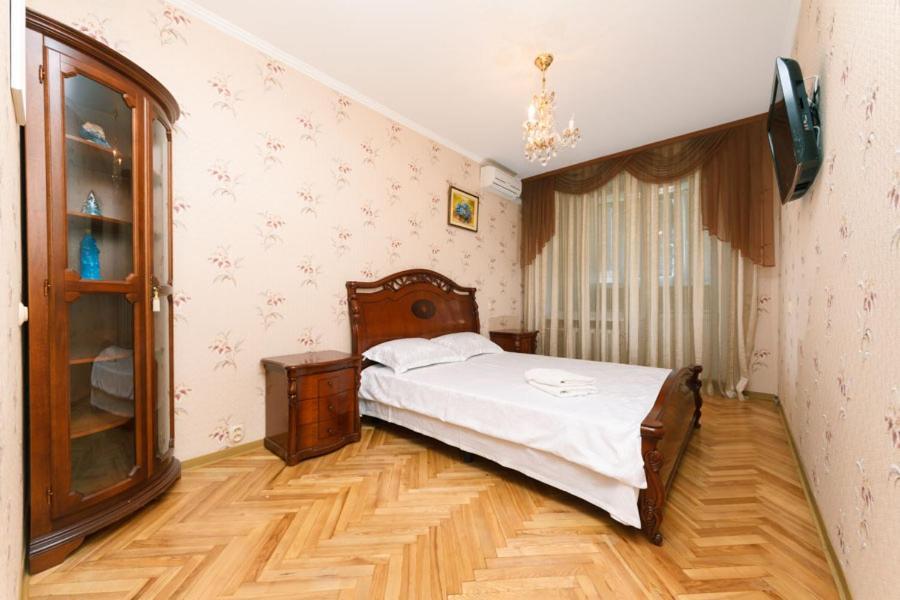Apartment On Volodymirska 73 Street Kyiv Exterior photo