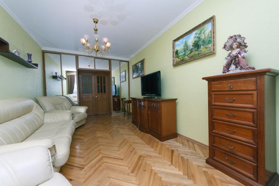 Apartment On Volodymirska 73 Street Kyiv Exterior photo